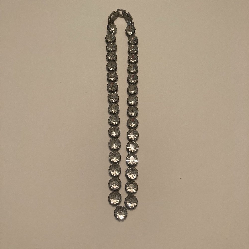 Stella & Dot Silver Sequin Necklace w/extender.